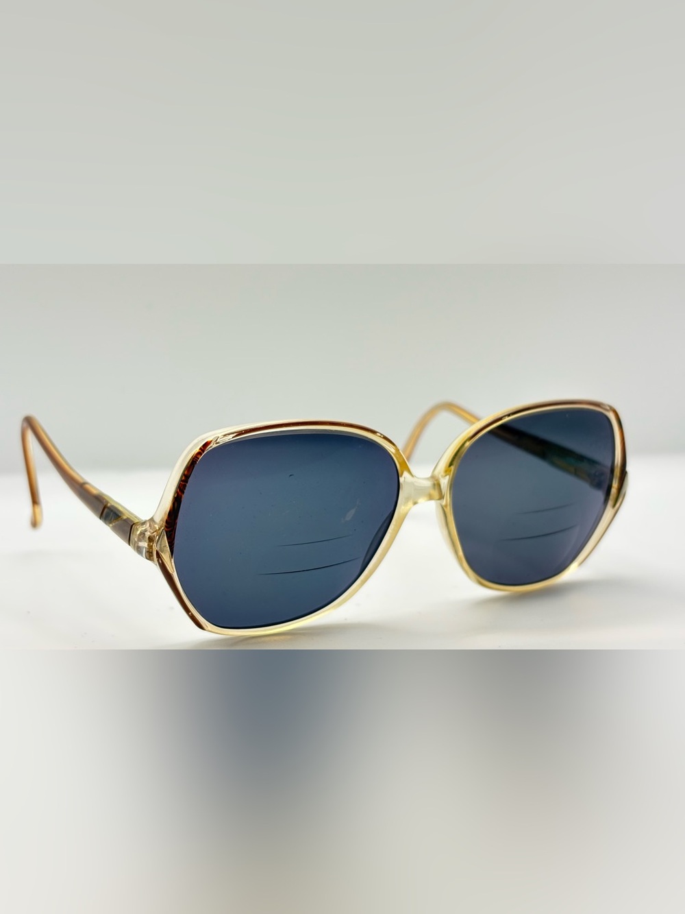 Gloria Vanderbilt Brown Oval Sunglasses Frames Only